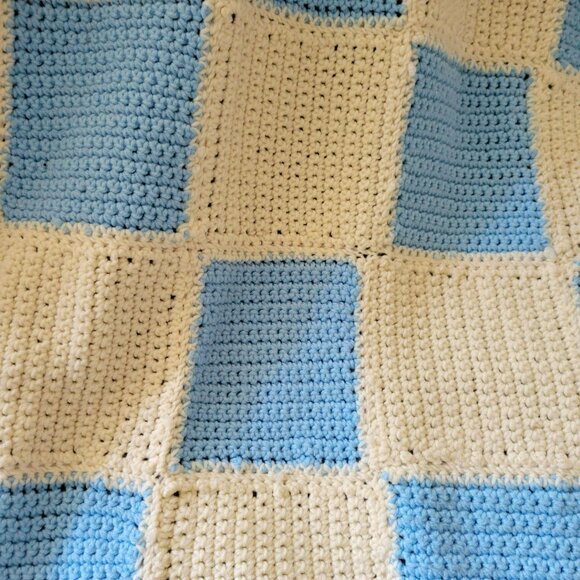 Vintage Crochet Blue & Cream Checkered Afghan Blanket With Fringe Edge, Handmade - Picture 2 of 10
